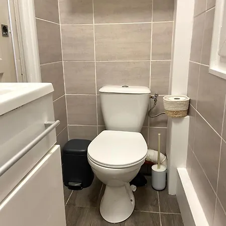 Apartment 12345bhihfguibb *